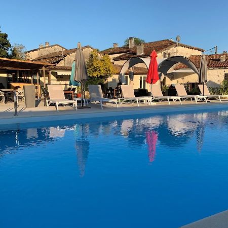 مبيت وإفطار Blanzaguet-Saint-Cybard Le Jardin Des Hirondelles المظهر الخارجي الصورة