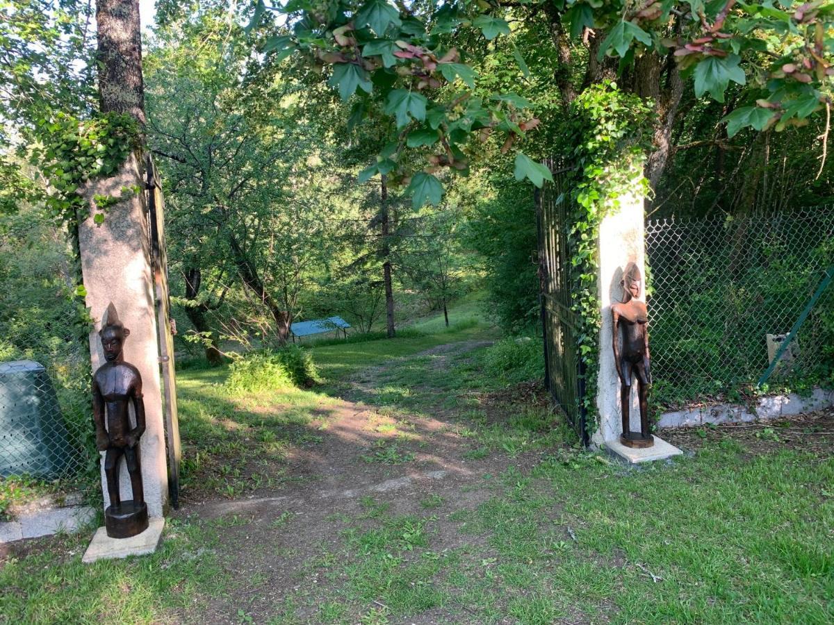 مبيت وإفطار Blanzaguet-Saint-Cybard Le Jardin Des Hirondelles المظهر الخارجي الصورة