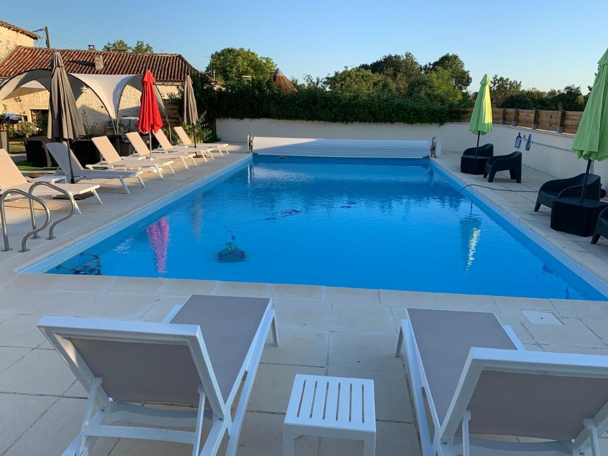 مبيت وإفطار Blanzaguet-Saint-Cybard Le Jardin Des Hirondelles المظهر الخارجي الصورة