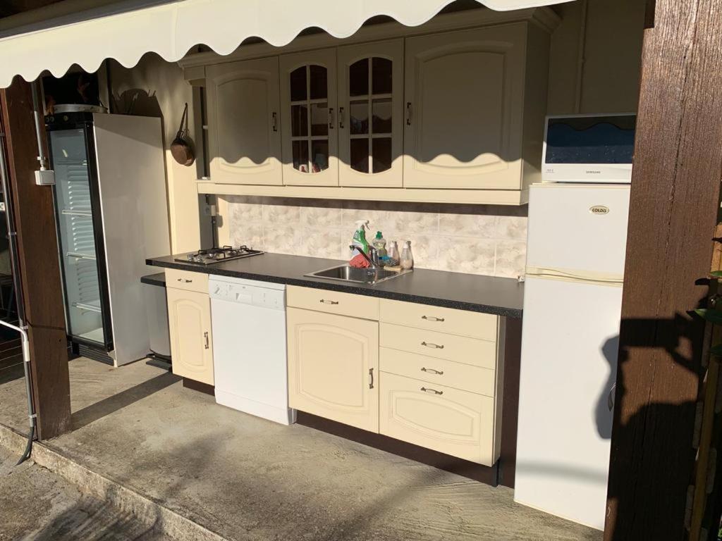 مبيت وإفطار Blanzaguet-Saint-Cybard Le Jardin Des Hirondelles المظهر الخارجي الصورة