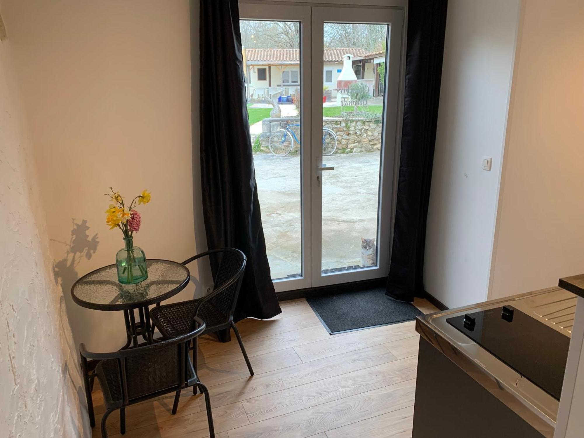 مبيت وإفطار Blanzaguet-Saint-Cybard Le Jardin Des Hirondelles المظهر الخارجي الصورة